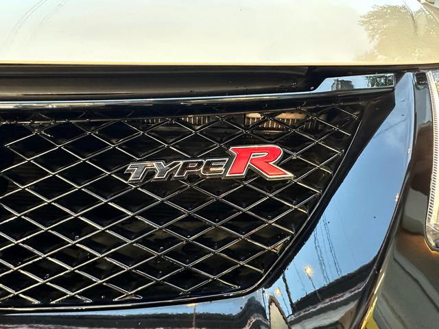 【１台限り】ご覧いただいている車両は１台限りの在庫となっております。まずは右下赤いボタン「トークでお問い合わせ」より在庫確認・見積もり依頼を！