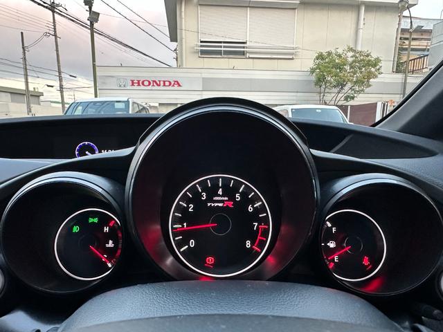 【１台限り】ご覧いただいている車両は１台限りの在庫となっております。まずは右下赤いボタン「トークでお問い合わせ」より在庫確認・見積もり依頼を！