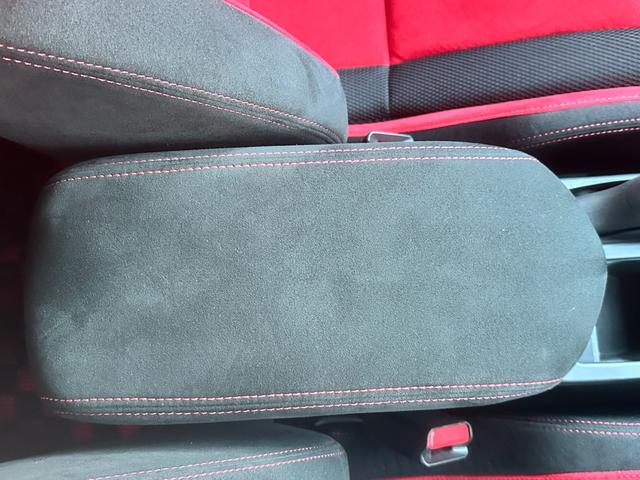 【１台限り】ご覧いただいている車両は１台限りの在庫となっております。まずは右下赤いボタン「トークでお問い合わせ」より在庫確認・見積もり依頼を！