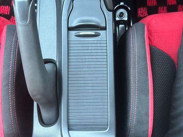 【１台限り】ご覧いただいている車両は１台限りの在庫となっております。まずは右下赤いボタン「トークでお問い合わせ」より在庫確認・見積もり依頼を！