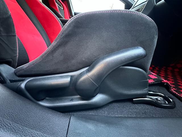 【１台限り】ご覧いただいている車両は１台限りの在庫となっております。まずは右下赤いボタン「トークでお問い合わせ」より在庫確認・見積もり依頼を！