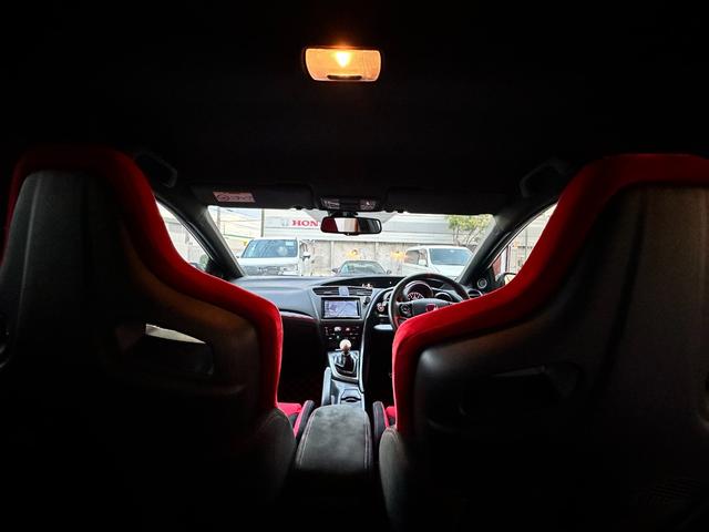 【１台限り】ご覧いただいている車両は１台限りの在庫となっております。まずは右下赤いボタン「トークでお問い合わせ」より在庫確認・見積もり依頼を！