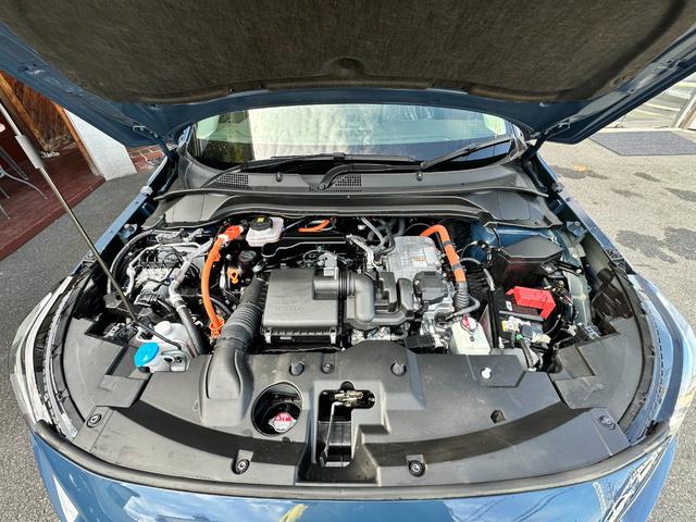 ヴェゼル ｅ：ＨＥＶ　Ｚ　Ｈセンシング　ＢＳＩ　アダプティブＤビーム　オートリトラミラー　ナビ装着用スペシャルＰＫＧ　ＡＣＣ　ＬＥＤヘッド　前席シートヒータ　電動テールゲート　本革巻ステアリング　純正１８インチＡＷ（4枚目）