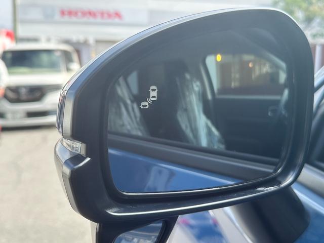 ヴェゼル ｅ：ＨＥＶ　Ｚ　Ｈセンシング　ＢＳＩ　アダプティブＤビーム　オートリトラミラー　ナビ装着用スペシャルＰＫＧ　ＡＣＣ　ＬＥＤヘッド　前席シートヒータ　電動テールゲート　本革巻ステアリング　純正１８インチＡＷ（19枚目）