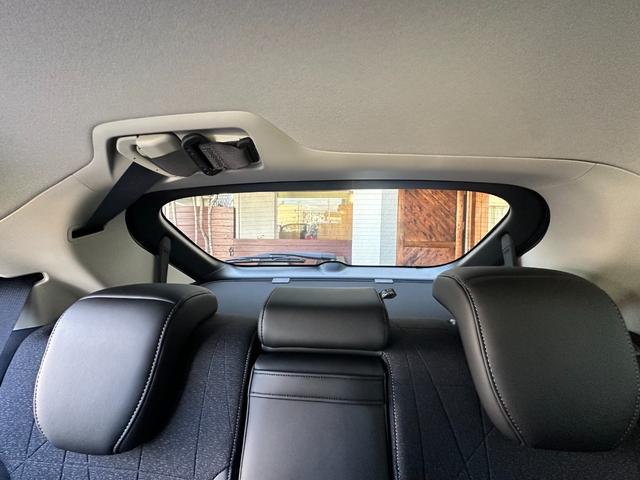 ヴェゼル ｅ：ＨＥＶ　Ｚ　Ｈセンシング　ＢＳＩ　アダプティブＤビーム　オートリトラミラー　ナビ装着用スペシャルＰＫＧ　ＡＣＣ　ＬＥＤヘッド　前席シートヒータ　電動テールゲート　本革巻ステアリング　純正１８インチＡＷ（58枚目）