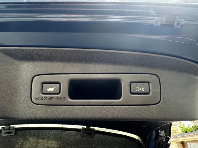 ヴェゼル ｅ：ＨＥＶ　Ｚ　Ｈセンシング　ＢＳＩ　アダプティブＤビーム　オートリトラミラー　ナビ装着用スペシャルＰＫＧ　ＡＣＣ　ＬＥＤヘッド　前席シートヒータ　電動テールゲート　本革巻ステアリング　純正１８インチＡＷ（61枚目）