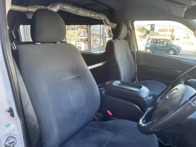 ハイエースバン ロングスーパーGLプライムセレ 助手席エアバック ストラーダナビ フルセグTV Bカメラ ETC Bluetooth CD DVD HID キーレス 障害物センサー フルフラットシート カーテン 両側スライドドア(52枚目)