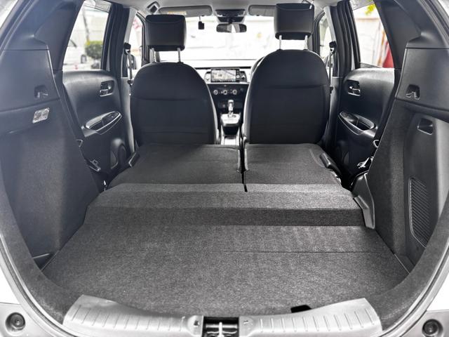 フィット ｅ：ＨＥＶクロスター　Ｈセンシング　純正ナビ　Ｂカメラ　フルセグＴＶ　ＥＴＣ　ナビ装着用スペシャルＰＫＧ　Ｂｌｕｅｔｏｏｔｈ　前後ドラレコ　ＬＥＤヘッドライト　ＡＣＣ　スマートキー　Ｐスタート　純正１６インチＡＷ（3枚目）