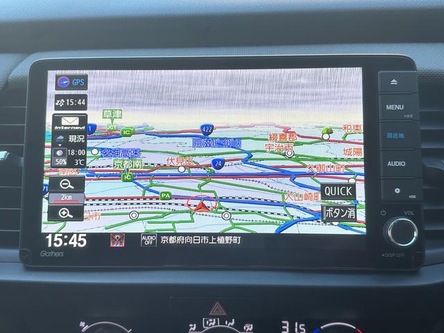 フィット ｅ：ＨＥＶクロスター　Ｈセンシング　純正ナビ　Ｂカメラ　フルセグＴＶ　ＥＴＣ　ナビ装着用スペシャルＰＫＧ　Ｂｌｕｅｔｏｏｔｈ　前後ドラレコ　ＬＥＤヘッドライト　ＡＣＣ　スマートキー　Ｐスタート　純正１６インチＡＷ（7枚目）