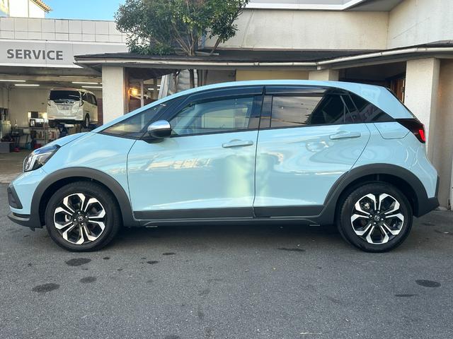 フィット ｅ：ＨＥＶクロスター　Ｈセンシング　純正ナビ　Ｂカメラ　フルセグＴＶ　ＥＴＣ　ナビ装着用スペシャルＰＫＧ　Ｂｌｕｅｔｏｏｔｈ　前後ドラレコ　ＬＥＤヘッドライト　ＡＣＣ　スマートキー　Ｐスタート　純正１６インチＡＷ（13枚目）