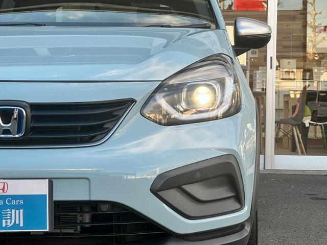 フィット ｅ：ＨＥＶクロスター　Ｈセンシング　純正ナビ　Ｂカメラ　フルセグＴＶ　ＥＴＣ　ナビ装着用スペシャルＰＫＧ　Ｂｌｕｅｔｏｏｔｈ　前後ドラレコ　ＬＥＤヘッドライト　ＡＣＣ　スマートキー　Ｐスタート　純正１６インチＡＷ（17枚目）