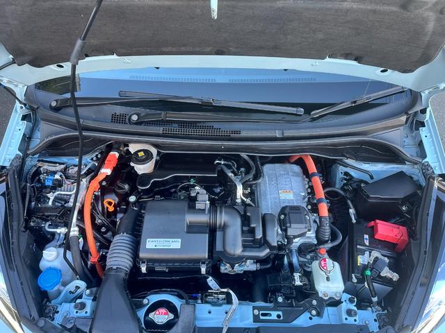 フィット ｅ：ＨＥＶクロスター　Ｈセンシング　純正ナビ　Ｂカメラ　フルセグＴＶ　ＥＴＣ　ナビ装着用スペシャルＰＫＧ　Ｂｌｕｅｔｏｏｔｈ　前後ドラレコ　ＬＥＤヘッドライト　ＡＣＣ　スマートキー　Ｐスタート　純正１６インチＡＷ（18枚目）