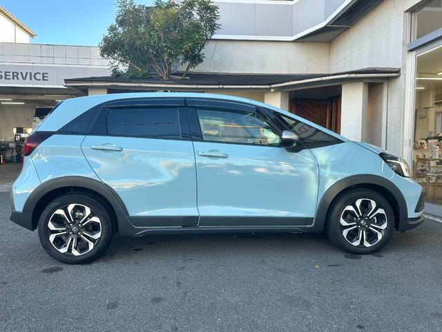 フィット ｅ：ＨＥＶクロスター　Ｈセンシング　純正ナビ　Ｂカメラ　フルセグＴＶ　ＥＴＣ　ナビ装着用スペシャルＰＫＧ　Ｂｌｕｅｔｏｏｔｈ　前後ドラレコ　ＬＥＤヘッドライト　ＡＣＣ　スマートキー　Ｐスタート　純正１６インチＡＷ（20枚目）