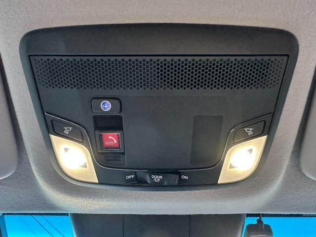 フィット ｅ：ＨＥＶクロスター　Ｈセンシング　純正ナビ　Ｂカメラ　フルセグＴＶ　ＥＴＣ　ナビ装着用スペシャルＰＫＧ　Ｂｌｕｅｔｏｏｔｈ　前後ドラレコ　ＬＥＤヘッドライト　ＡＣＣ　スマートキー　Ｐスタート　純正１６インチＡＷ（40枚目）