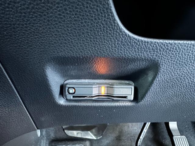 フィット ｅ：ＨＥＶクロスター　Ｈセンシング　純正ナビ　Ｂカメラ　フルセグＴＶ　ＥＴＣ　ナビ装着用スペシャルＰＫＧ　Ｂｌｕｅｔｏｏｔｈ　前後ドラレコ　ＬＥＤヘッドライト　ＡＣＣ　スマートキー　Ｐスタート　純正１６インチＡＷ（50枚目）