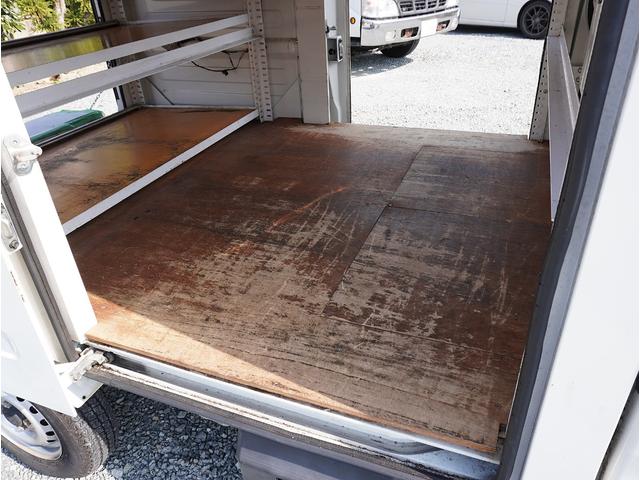 ハイゼットトラック 移動販売・宅配仕様車 AT 両側スライド リア跳上+下アオリ上下2分割バックドア ハイルーフ ルーフキャリア&拡声器 荷室スモークガラス 庫内灯 前後ドラレコ 社外CD・USBデッキ エアコンパワステ(24枚目)