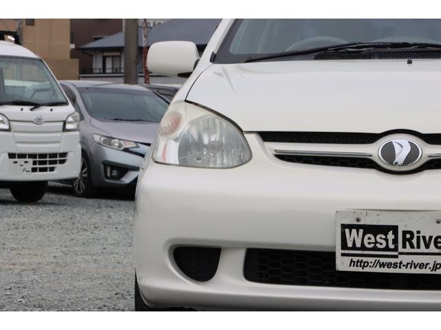 プラッツ １．５Ｘ　５ＭＴ　後期モデル　ノーマルベース　修復歴無　社外１５ＡＷ　ダンロップ製エナセーブ８分山１８５／５５Ｒ１５　リア３面スモークフィルム施工　センターアームレスト　発光電動コーナーポール　キーレス２本（7枚目）