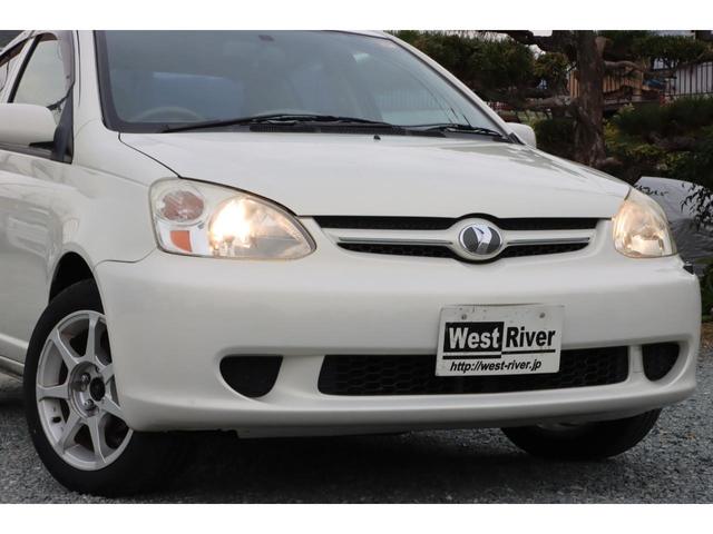 プラッツ １．５Ｘ　５ＭＴ　後期モデル　ノーマルベース　修復歴無　社外１５ＡＷ　ダンロップ製エナセーブ８分山１８５／５５Ｒ１５　リア３面スモークフィルム施工　センターアームレスト　発光電動コーナーポール　キーレス２本（9枚目）