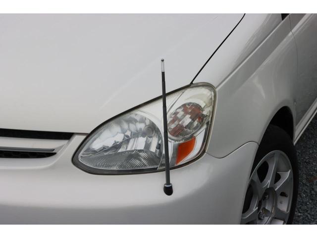 プラッツ １．５Ｘ　５ＭＴ　後期モデル　ノーマルベース　修復歴無　社外１５ＡＷ　ダンロップ製エナセーブ８分山１８５／５５Ｒ１５　リア３面スモークフィルム施工　センターアームレスト　発光電動コーナーポール　キーレス２本（11枚目）