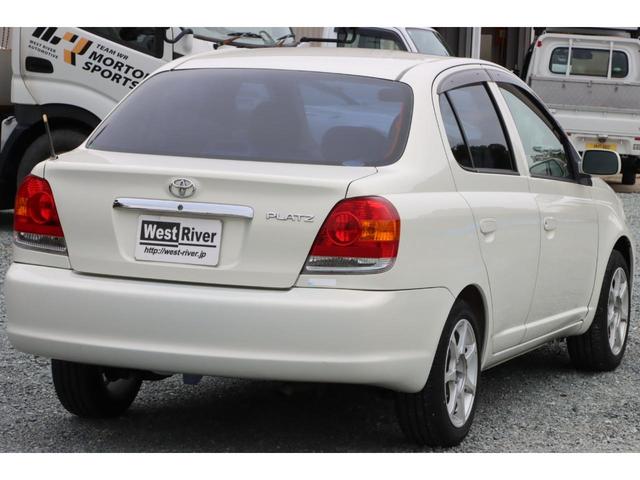 プラッツ １．５Ｘ　５ＭＴ　後期モデル　ノーマルベース　修復歴無　社外１５ＡＷ　ダンロップ製エナセーブ８分山１８５／５５Ｒ１５　リア３面スモークフィルム施工　センターアームレスト　発光電動コーナーポール　キーレス２本（14枚目）