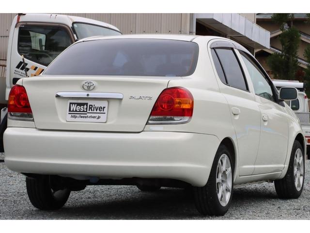 プラッツ １．５Ｘ　５ＭＴ　後期モデル　ノーマルベース　修復歴無　社外１５ＡＷ　ダンロップ製エナセーブ８分山１８５／５５Ｒ１５　リア３面スモークフィルム施工　センターアームレスト　発光電動コーナーポール　キーレス２本（15枚目）