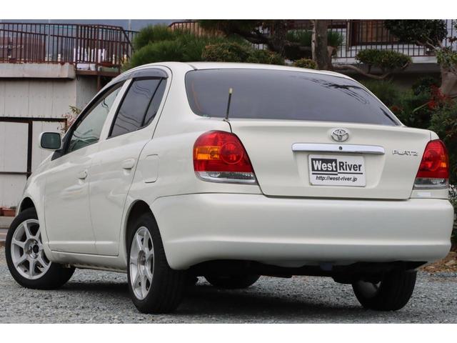 プラッツ １．５Ｘ　５ＭＴ　後期モデル　ノーマルベース　修復歴無　社外１５ＡＷ　ダンロップ製エナセーブ８分山１８５／５５Ｒ１５　リア３面スモークフィルム施工　センターアームレスト　発光電動コーナーポール　キーレス２本（18枚目）