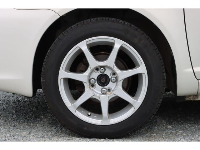 プラッツ １．５Ｘ　５ＭＴ　後期モデル　ノーマルベース　修復歴無　社外１５ＡＷ　ダンロップ製エナセーブ８分山１８５／５５Ｒ１５　リア３面スモークフィルム施工　センターアームレスト　発光電動コーナーポール　キーレス２本（25枚目）