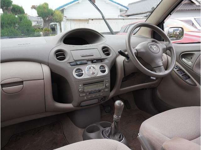 プラッツ １．５Ｘ　５ＭＴ　後期モデル　ノーマルベース　修復歴無　社外１５ＡＷ　ダンロップ製エナセーブ８分山１８５／５５Ｒ１５　リア３面スモークフィルム施工　センターアームレスト　発光電動コーナーポール　キーレス２本（30枚目）