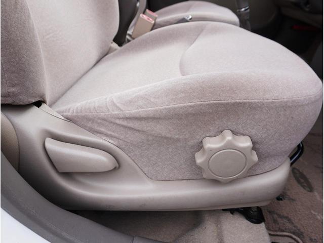 プラッツ １．５Ｘ　５ＭＴ　後期モデル　ノーマルベース　修復歴無　社外１５ＡＷ　ダンロップ製エナセーブ８分山１８５／５５Ｒ１５　リア３面スモークフィルム施工　センターアームレスト　発光電動コーナーポール　キーレス２本（39枚目）