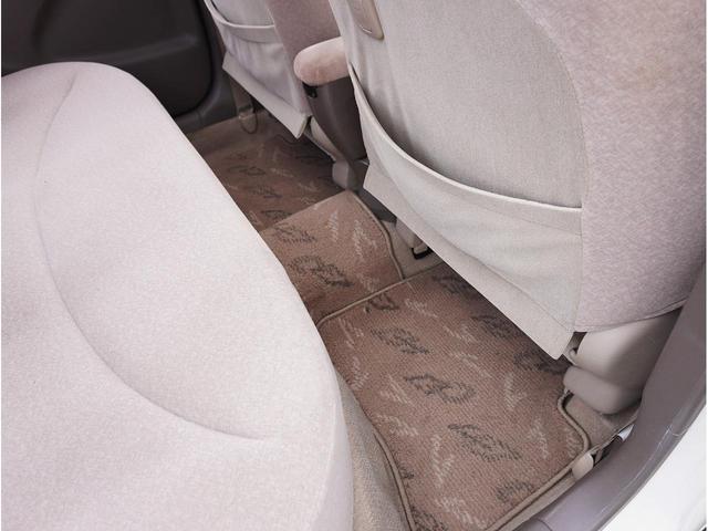 プラッツ １．５Ｘ　５ＭＴ　後期モデル　ノーマルベース　修復歴無　社外１５ＡＷ　ダンロップ製エナセーブ８分山１８５／５５Ｒ１５　リア３面スモークフィルム施工　センターアームレスト　発光電動コーナーポール　キーレス２本（51枚目）