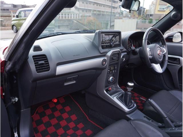 コペン エクスプレイ　５ＭＴ　電動オープン　ノーマルベース車　柿本改マフラー　純正１６インチＡＷ　タイヤＰＯＴＥＮＺＡアドレナリン７分山　ＬＥＤヘッド＆フォグ　シートヒーター　スマートキー／プッシュスタート　ＥＴＣ（64枚目）