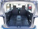 リアシートを倒すとフラットで広いラゲッジスペースになります!