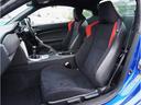 ホールド性に優れた純正スポーツシート！