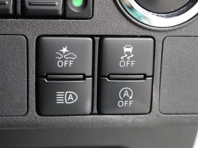 高性能ステレオカメラを採用した「スマートアシストＩＩＩ」の採用により、歩行者対応の衝突回避支援ブレーキやオートハイビームなど高い安全性を実現しています。