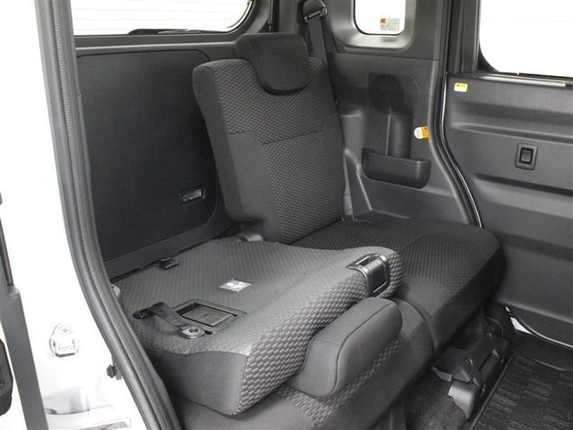 リヤシートは、使う状況にあわせてアレンジできます。