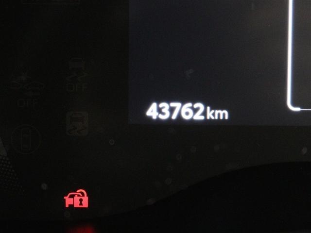 シエンタ ハイブリッドＺ　フルセグ　メモリーナビ　ミュージックプレイヤー接続可　バックカメラ　衝突被害軽減システム　ＥＴＣ　ドラレコ　両側電動スライド　ＬＥＤヘッドランプ　ウオークスルー　乗車定員７人　３列シート（33枚目）