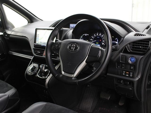 ヴォクシー ハイブリッドＺＳ　煌ＩＩＩ　フルセグ　メモリーナビ　ＤＶＤ再生　ミュージックプレイヤー接続可　後席モニター　バックカメラ　衝突被害軽減システム　ＥＴＣ　両側電動スライド　ＬＥＤヘッドランプ　乗車定員７人　３列シート（6枚目）