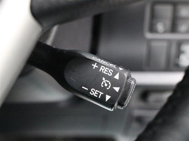 ヴォクシー ハイブリッドＺＳ　煌ＩＩＩ　フルセグ　メモリーナビ　ＤＶＤ再生　ミュージックプレイヤー接続可　後席モニター　バックカメラ　衝突被害軽減システム　ＥＴＣ　両側電動スライド　ＬＥＤヘッドランプ　乗車定員７人　３列シート（8枚目）