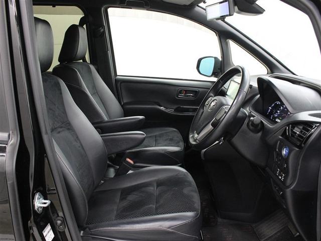 ヴォクシー ハイブリッドＺＳ　煌ＩＩＩ　フルセグ　メモリーナビ　ＤＶＤ再生　ミュージックプレイヤー接続可　後席モニター　バックカメラ　衝突被害軽減システム　ＥＴＣ　両側電動スライド　ＬＥＤヘッドランプ　乗車定員７人　３列シート（9枚目）