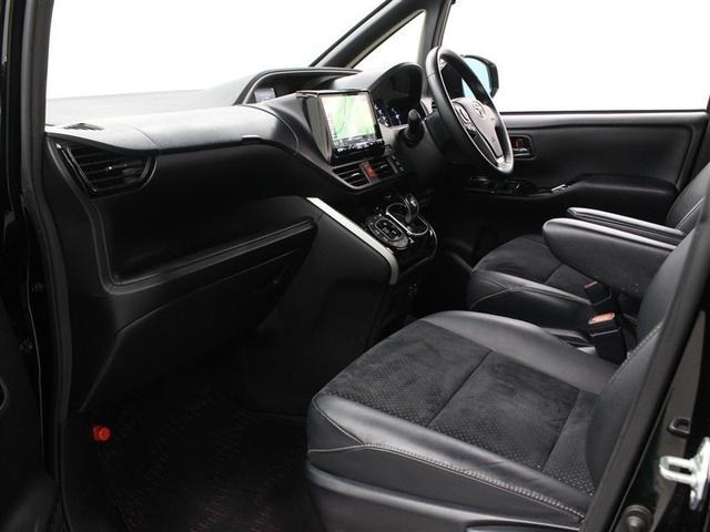 ヴォクシー ハイブリッドＺＳ　煌ＩＩＩ　フルセグ　メモリーナビ　ＤＶＤ再生　ミュージックプレイヤー接続可　後席モニター　バックカメラ　衝突被害軽減システム　ＥＴＣ　両側電動スライド　ＬＥＤヘッドランプ　乗車定員７人　３列シート（11枚目）