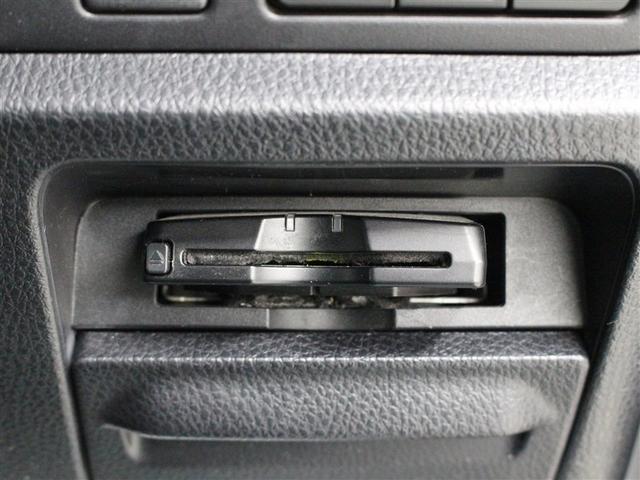 ヴォクシー ハイブリッドＺＳ　煌ＩＩＩ　フルセグ　メモリーナビ　ＤＶＤ再生　ミュージックプレイヤー接続可　後席モニター　バックカメラ　衝突被害軽減システム　ＥＴＣ　両側電動スライド　ＬＥＤヘッドランプ　乗車定員７人　３列シート（29枚目）