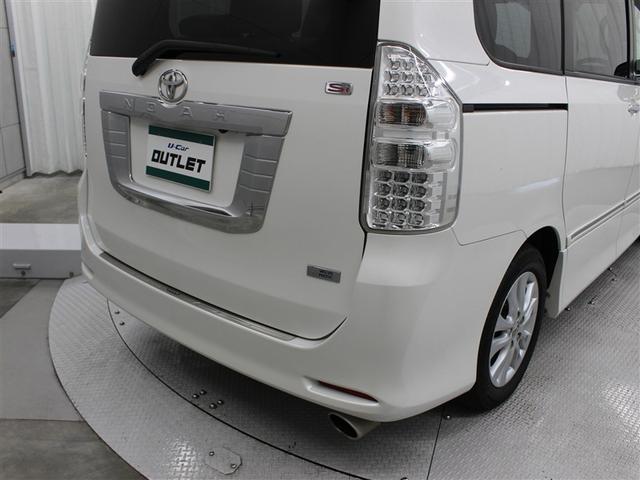 ノア Ｓｉ　レイッシュ　フルセグ　メモリーナビ　ＤＶＤ再生　バックカメラ　ＥＴＣ　両側電動スライド　ＨＩＤヘッドライト　乗車定員７人　３列シート　ワンオーナー（18枚目）