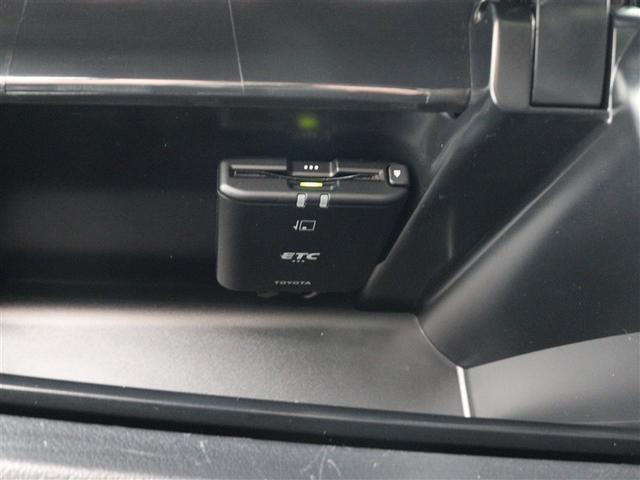 �ԗ����ォ�猩���悤�ȉf�����i�r��ʂɕ\������p�m���~�b�N�r���[���j�^�[���ځB�^�]�Ȃ���̖ڎ������ł͌��ɂ����A�ԗ����ӂ̏󋵂����A���^�C���Ŋm�F�ł��܂��B