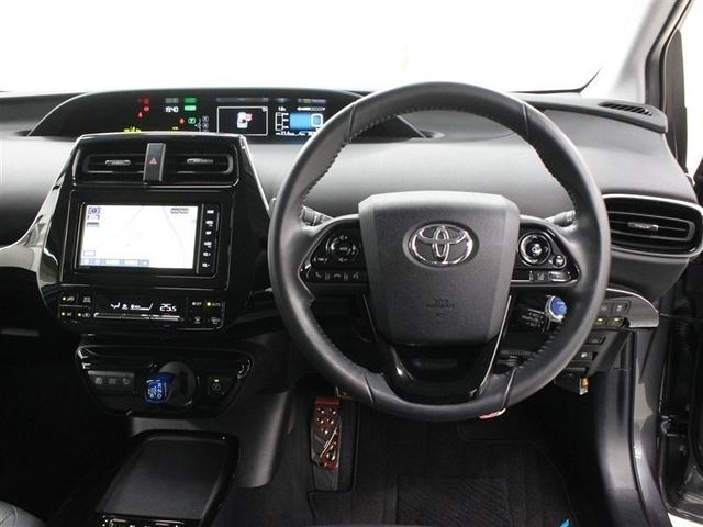 プリウス Ａプレミアム　革シート　フルセグ　メモリーナビ　ＤＶＤ再生　ミュージックプレイヤー接続可　バックカメラ　衝突被害軽減システム　ＥＴＣ　ドラレコ　ＬＥＤヘッドランプ　アイドリングストップ（4枚目）