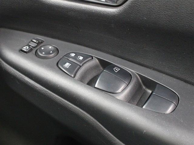 セレナ ハイウェイスター　プロパイロットエディション　フルセグ　メモリーナビ　ＤＶＤ再生　ミュージックプレイヤー接続可　後席モニター　バックカメラ　衝突被害軽減システム　ＥＴＣ　両側電動スライド　ＬＥＤヘッドランプ　ウオークスルー　乗車定員８人（34枚目）