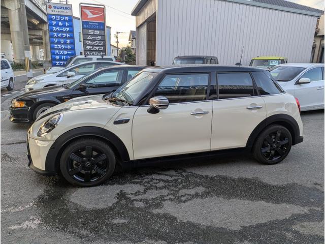 ＭＩＮＩ クーパーＳ　クラシック・トリム　フルセグＴＶ　前後ドラレコ　ハーフレザーシート　　リアビューカメラ（2枚目）