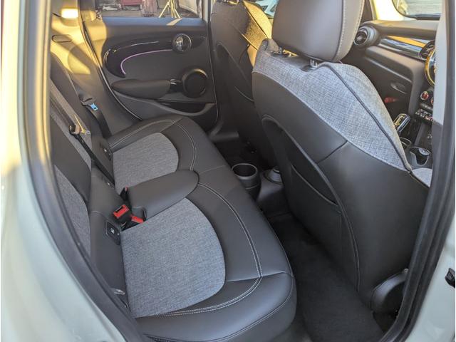 ＭＩＮＩ クーパーＳ　クラシック・トリム　フルセグＴＶ　前後ドラレコ　ハーフレザーシート　　リアビューカメラ（10枚目）