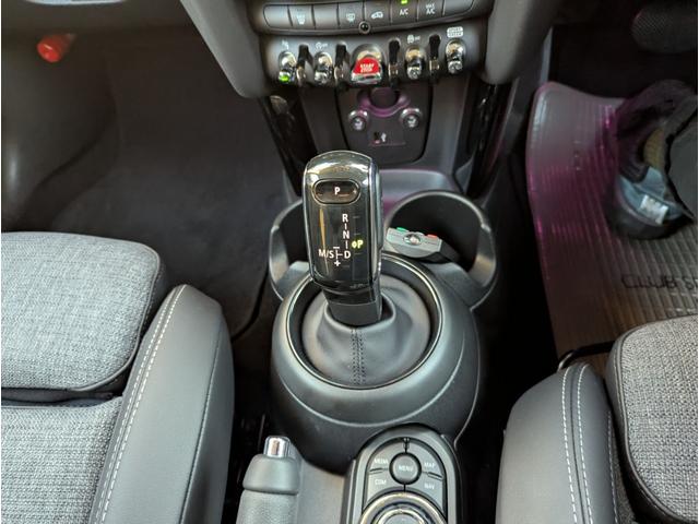 ＭＩＮＩ クーパーＳ　クラシック・トリム　フルセグＴＶ　前後ドラレコ　ハーフレザーシート　　リアビューカメラ（15枚目）