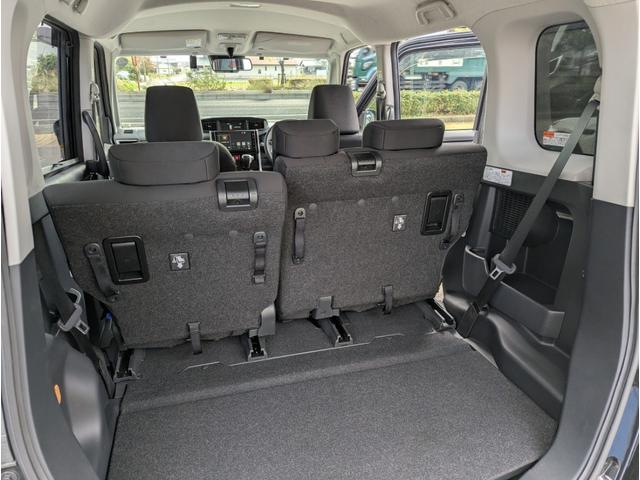 ルーミー カスタムＧ　スマートアシスト　パノラミックビューモニター　純正９インチディスプレイオーディオ　両側パワースライドドア　クルーズコントロール　ＬＥＤヘットライト　シートヒーター（10枚目）