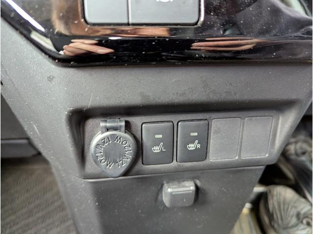 ルーミー カスタムＧ　スマートアシスト　パノラミックビューモニター　純正９インチディスプレイオーディオ　両側パワースライドドア　クルーズコントロール　ＬＥＤヘットライト　シートヒーター（16枚目）